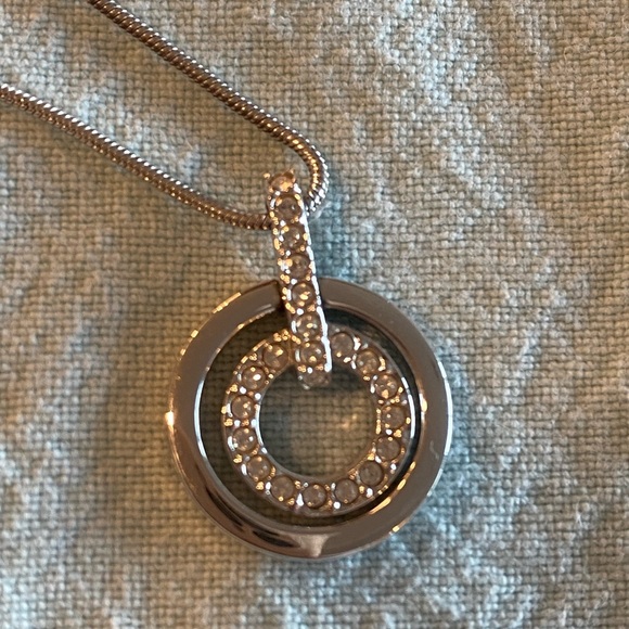 Swarovski necklace with two-circles pendant - Picture 2 of 5